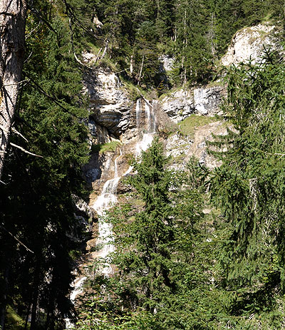 Wasserfälle am Weg