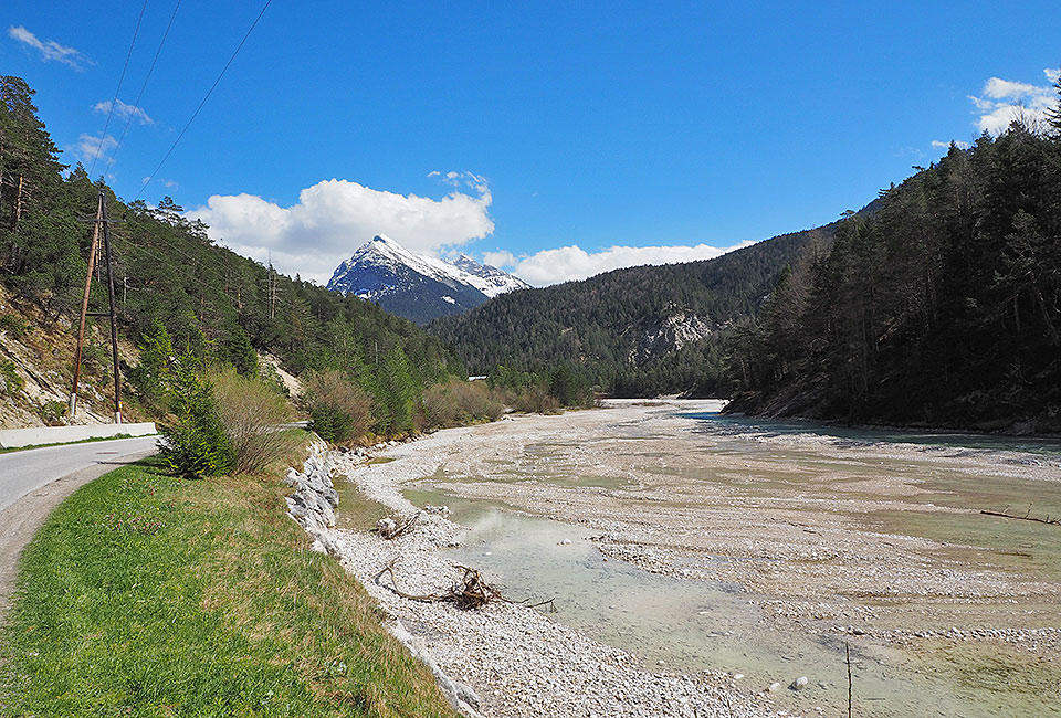 Flacher Weg an der Isar