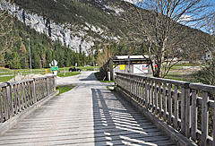 Holzbrücke über die Isar
