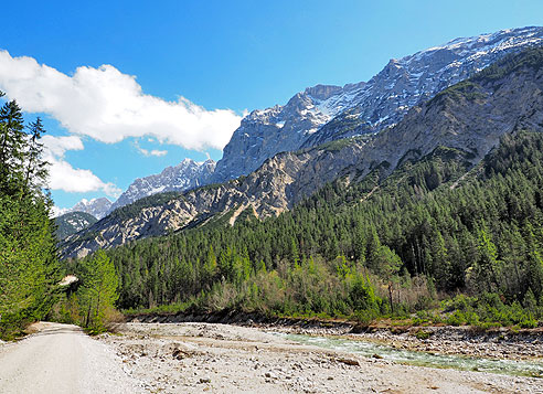 2500 Meter hohe Berge