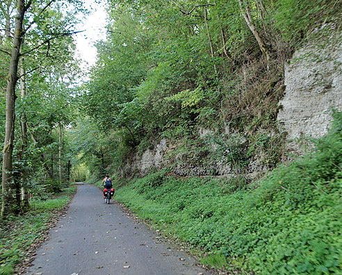 Radweg am Talrand