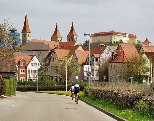 Blick auf Kirchen und Schloss in Ellwangen