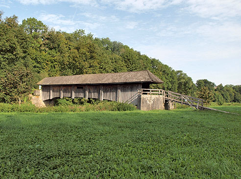 Holzbrücke über die Jagst