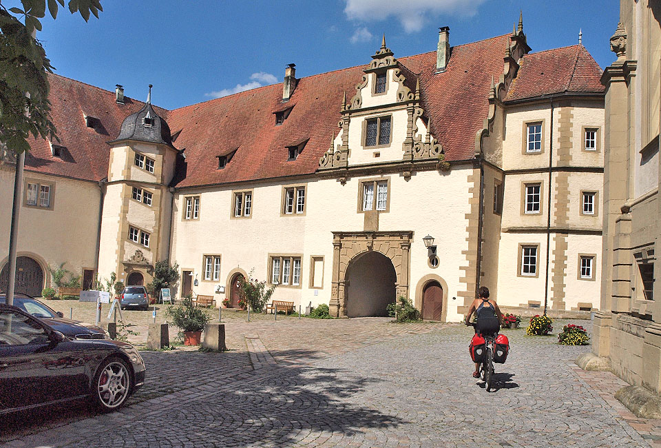 Im Klosterhof des Klosters Schöntal