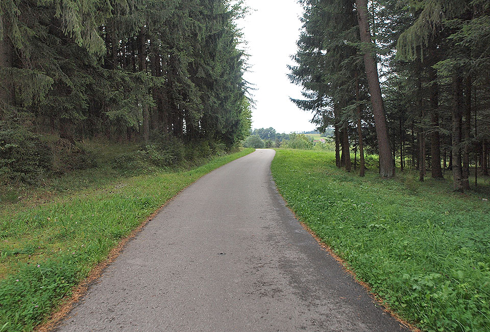 Radweg am Hang hinter Stimpfach
