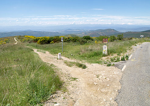 Steineablegen am Cruz de Ferro