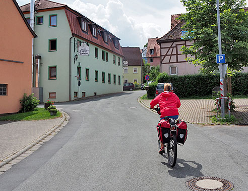 Durch Adelsdorf 