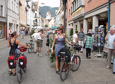 Bodensee-Königseeradweg: Füssen: Hier steppt der Bär