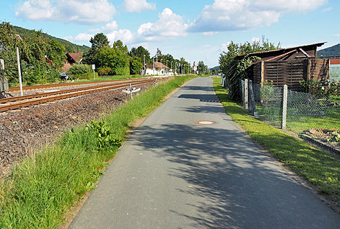 Beim Bahnhof Buchenau