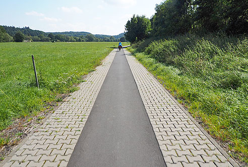 

Moderner Radweg
