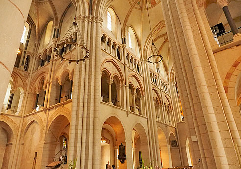 

Farbiger Dom in Limburg