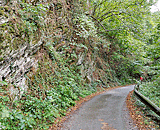 Radweg an Felswand