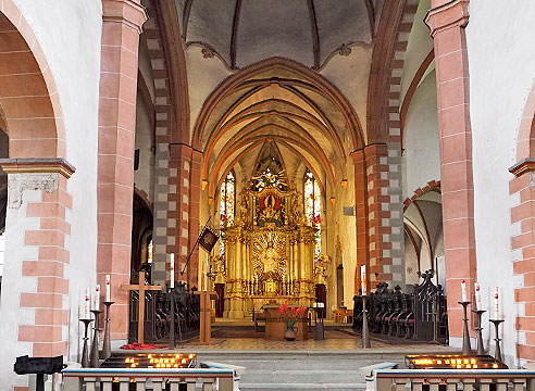 

Kirchenschiff Kloster Arnstein