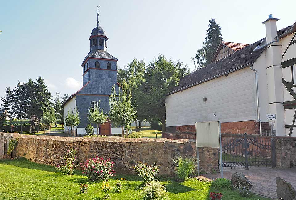 Kirche in Sichertshausen Kirche in Sichertshausen