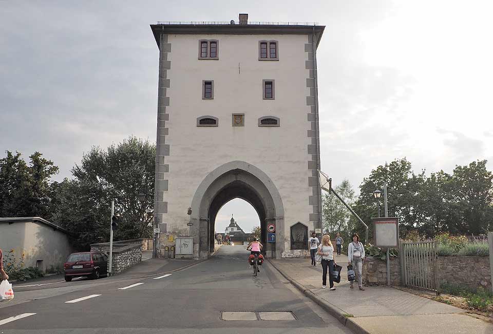 Der äussere Brückenturm in Limburg