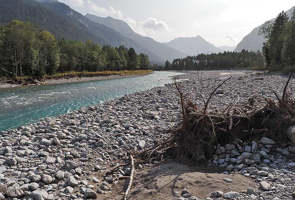 Breites Flussbett Breites Flussbett