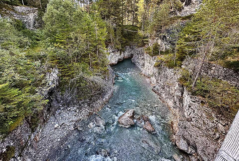 Der Wiesbach mündet in den Lech Der Wiesbach mündet in den Lech