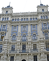 Riga: Haus im Bauhausstil