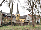 Blick auf die Kirche von Fahr