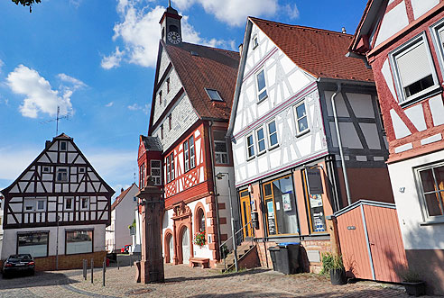 Auf dem Marktplatz Wörth