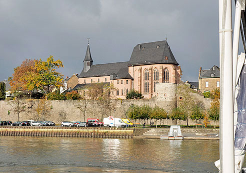 Auf der Fähre nach Höchst