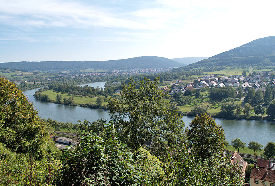 Panorama von der Henneburg auf das Maintal