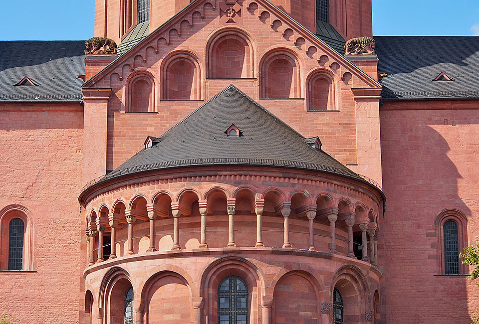 Der Dom zu Mainz im romanischen Stil