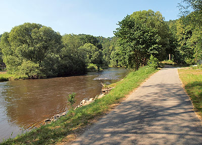 Radweg an der Moldau