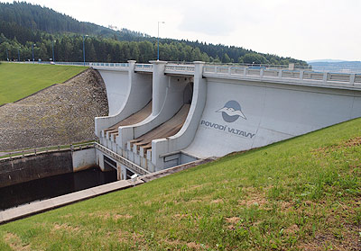 Staumauer am Lipnosee