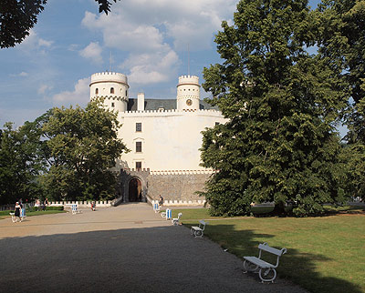 Schloss Orlik zu Land