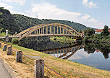 Stahlbrücke über die Moldau
