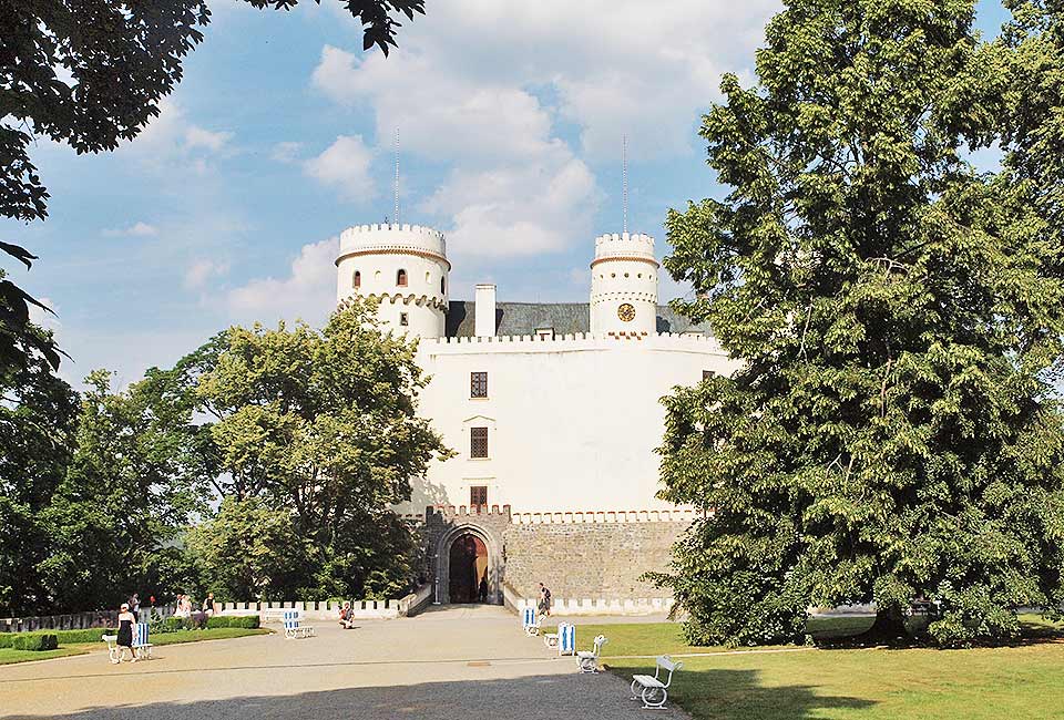 Schloss Orlik zu Land