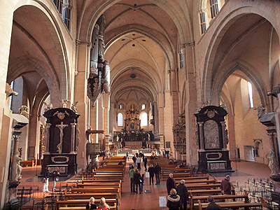 Der Dom in Trier Innen