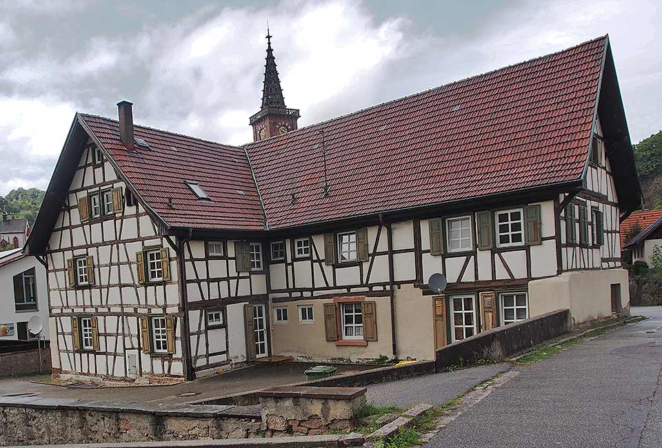 Ortsmitte Weisenbach