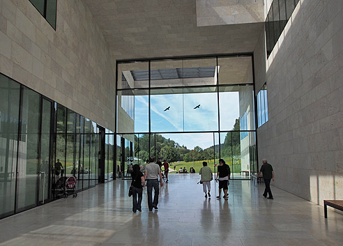 Radweg neben der Straße