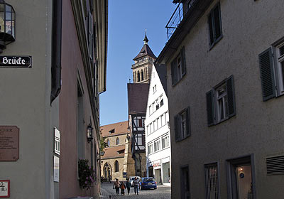 Enge Gassen und Kirchen in  Esslingen