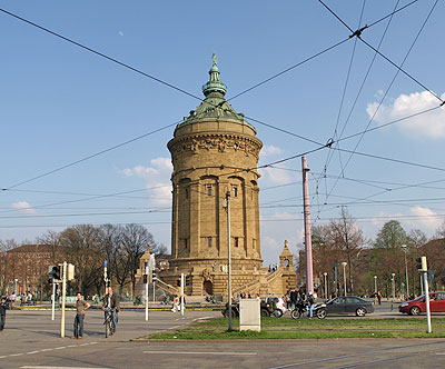 Wasserturm am Friedrichsplatz
