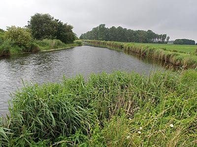 Ostseeküstenradweg: Regenwolken am Binnensee