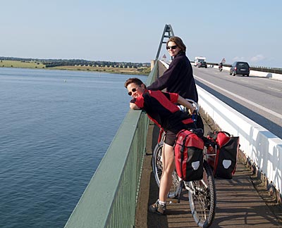 Ostseeküstenradweg:  Radweg über die Fehmarnsundbrücke