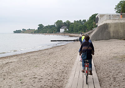 Ostseeküstenradweg: Niendorf am Strand entlang