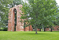 Westportal Kloster Eldena