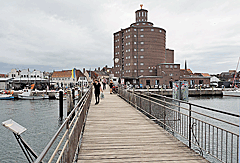Auf der Holzbrücke