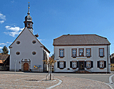 Rathaus, Kirche, Storchennest