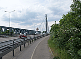 Radweg auf die Rheinbrücke