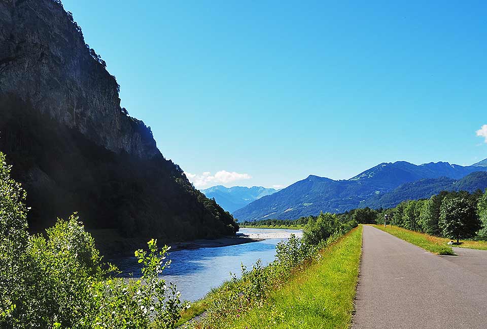 Rheinuferweg bei Sargans