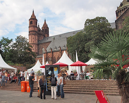 Rheintalradweg:  Worms Dom von der Südseite