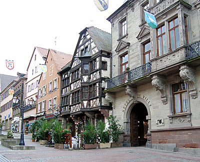 Rhein-Marne-Kanal-Radweg: Haus Katz