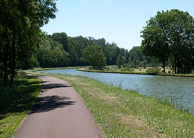 Rhein-Marne-Kanal-Radweg: Der Kanal windet sich