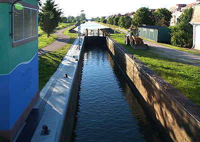 Rhein-Marne-Kanal-Radweg: Blick von der Schleusen-Brücke