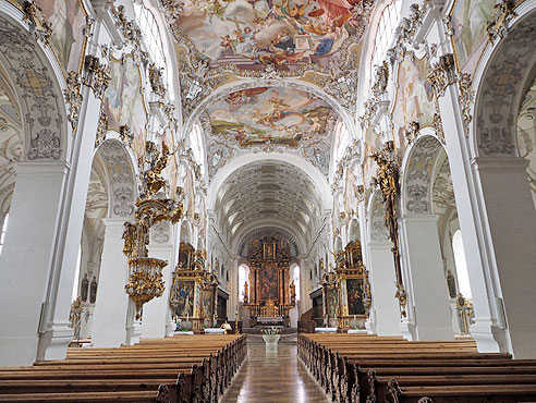Steingaden: Blick auf das Welfenmünster